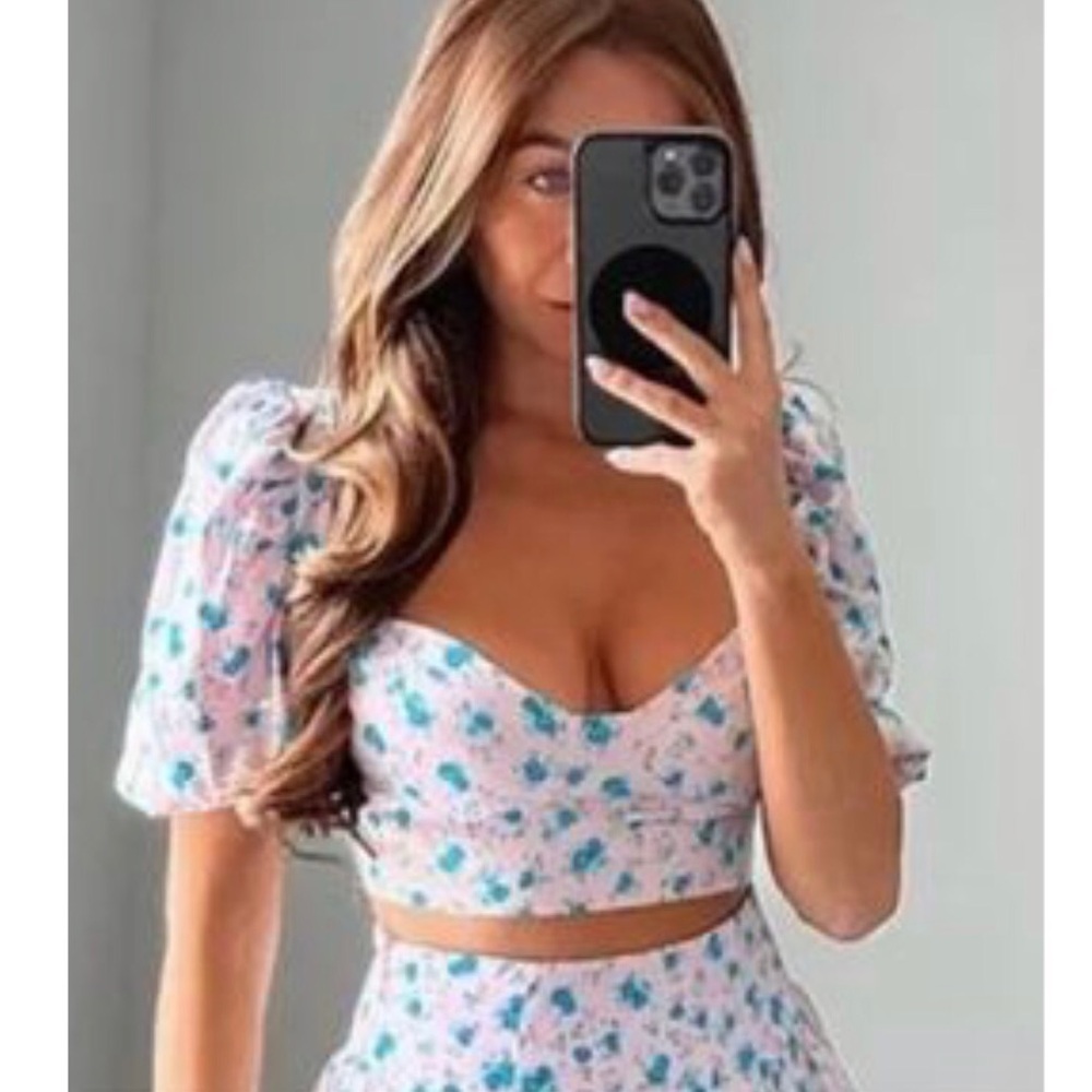 NWOT Zara Blogger Fave Floral Crop Top in Pink Blue Size XXL
